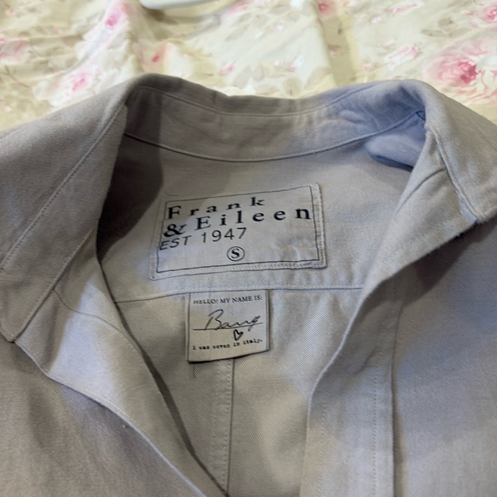 Small Frank and BARRY khaki taupe. Long sleeve button down . Triple fleece.